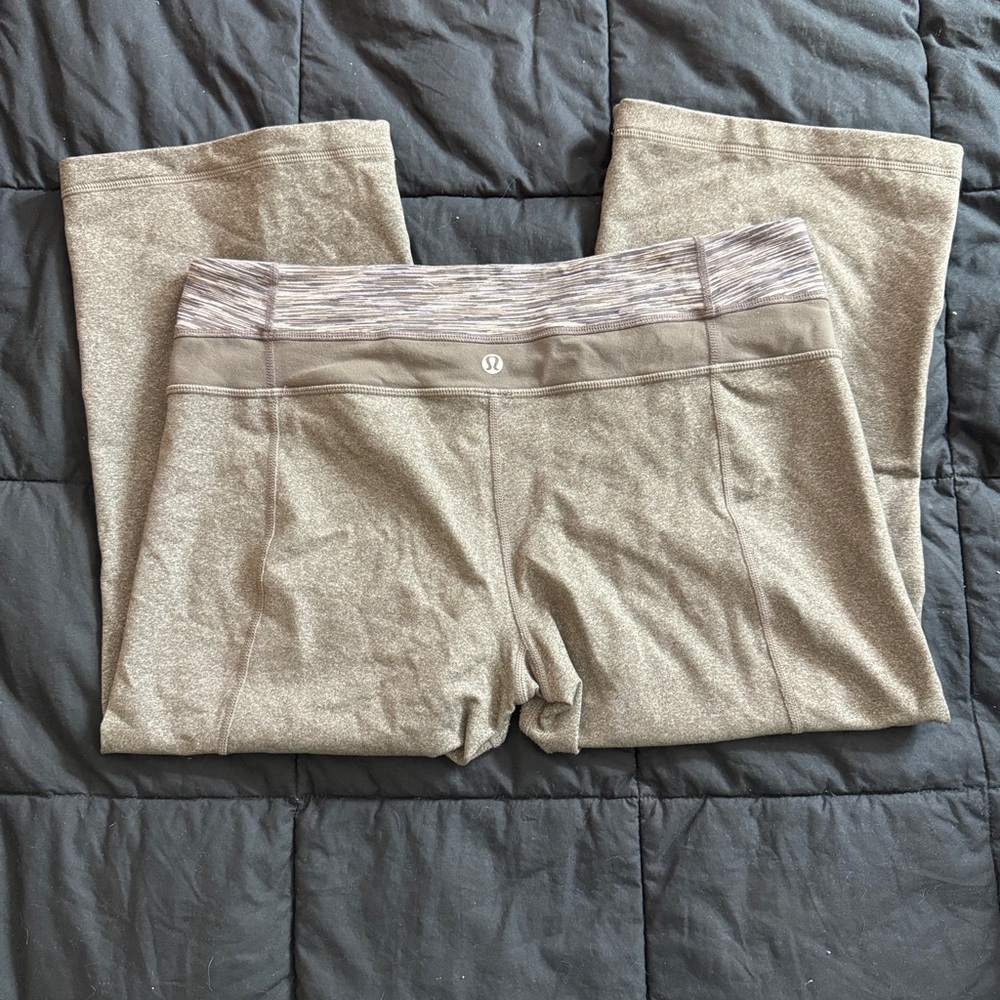 Cropped Lululemon Yoga Pants